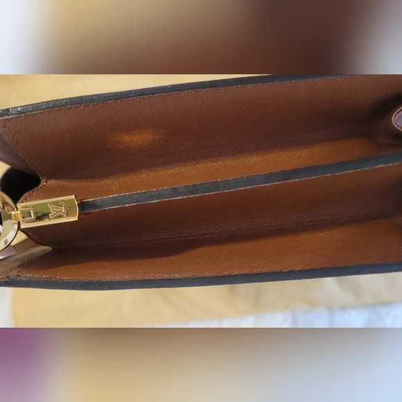 Louis Vuitton Courcelles Monogram - Authentic - EUC - Picture 7 of 16